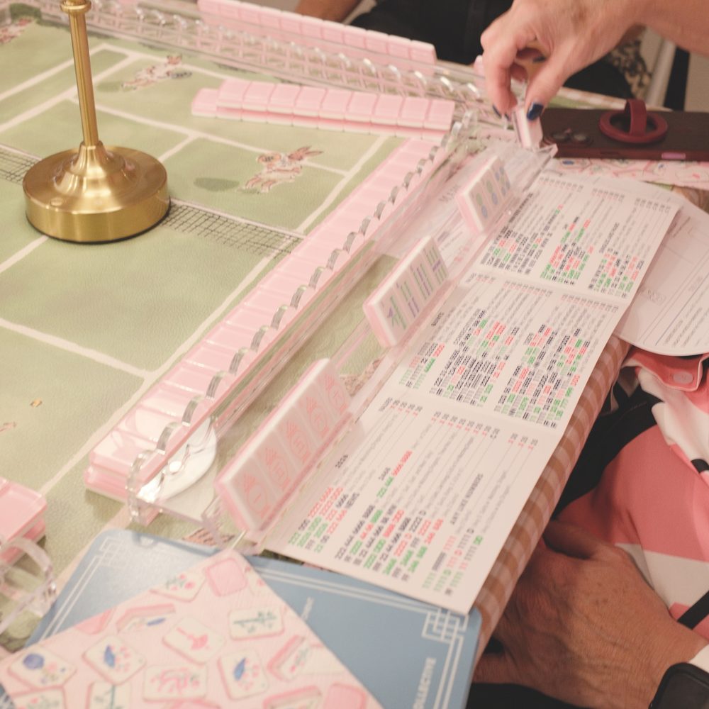 Scalloped acrylic mahjong racks in clear